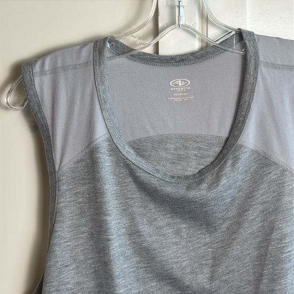 Avia‎ workout tank - Picture 2 of 9